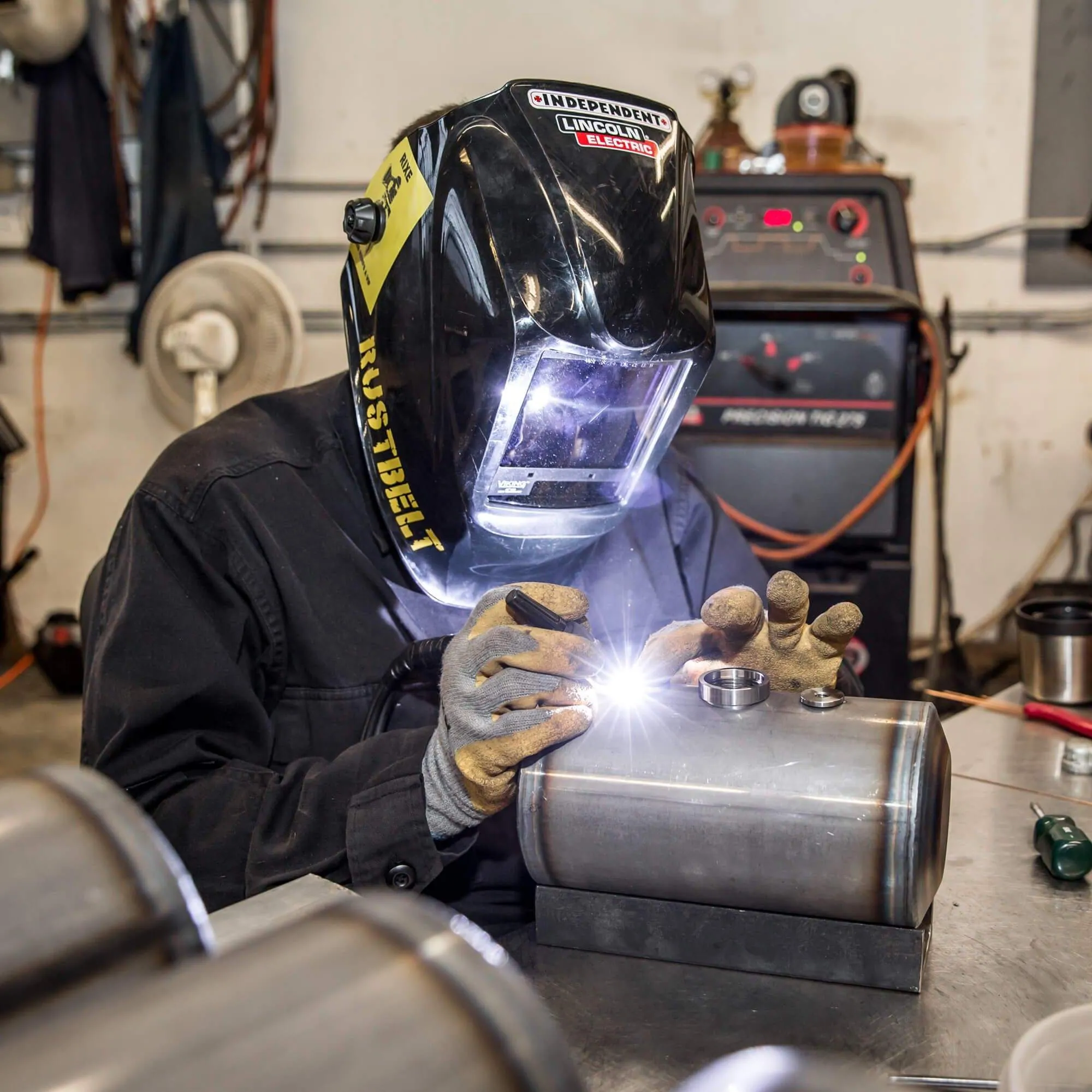 Dimpled Steel Motorcycle Oil Tank for Triumph Choppers