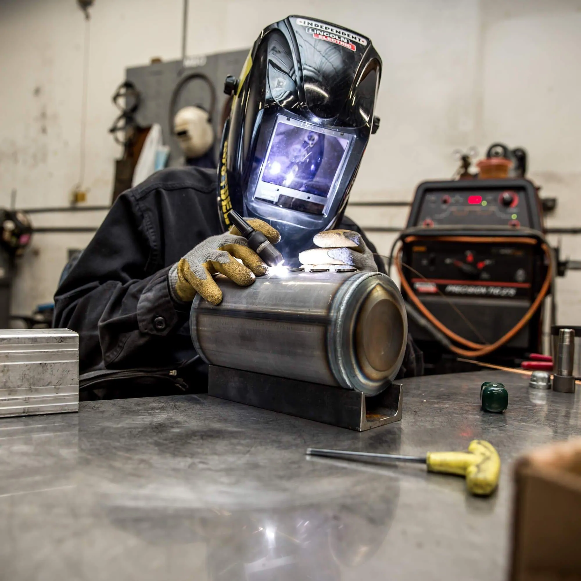 Dimpled Steel Motorcycle Oil Tank for Triumph Choppers