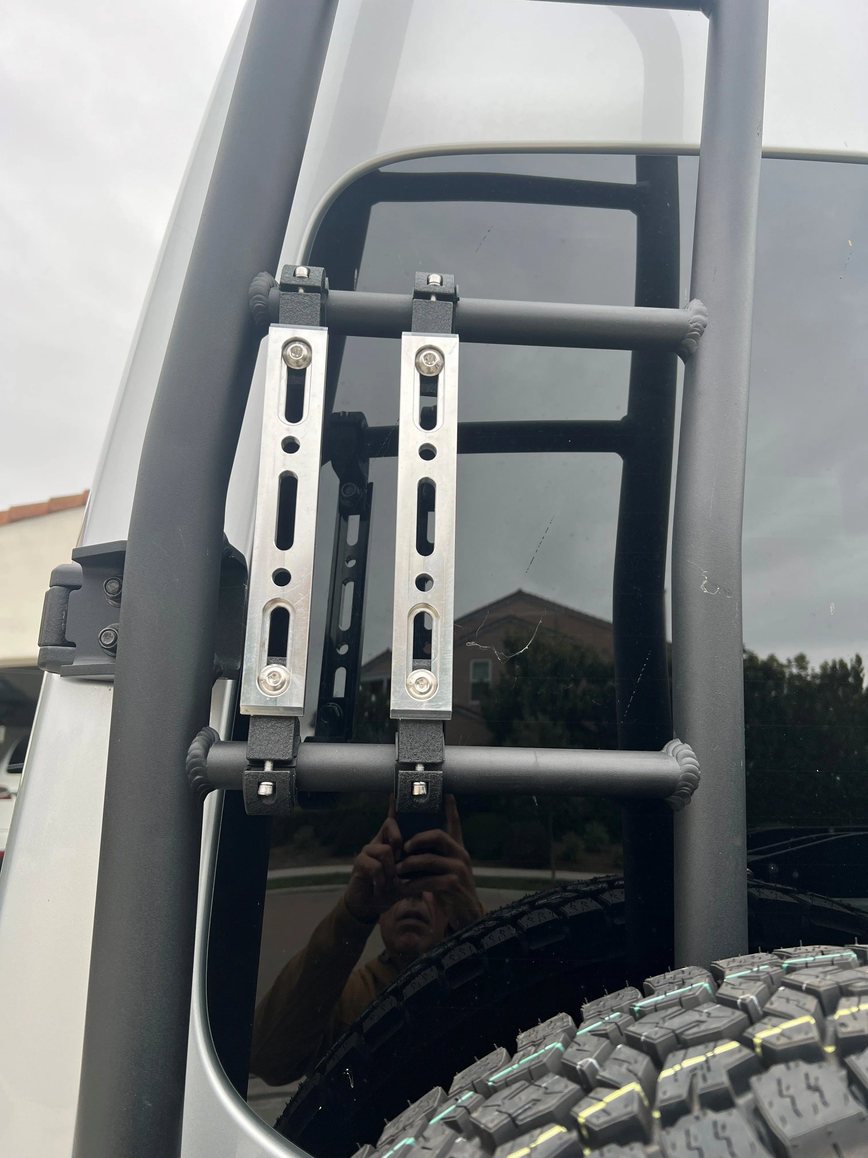 Ladder Cross-Bar Mount for Propane and CO2 Power Tanks