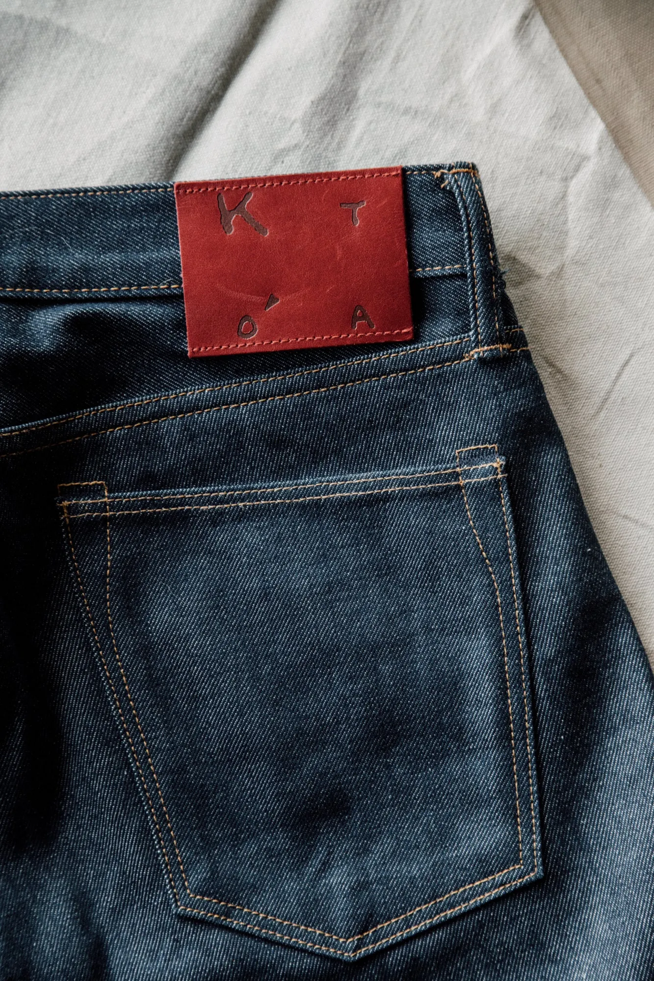 The Hammer Straight Natural Slub Indigo - Raw 12.5oz Selvedge