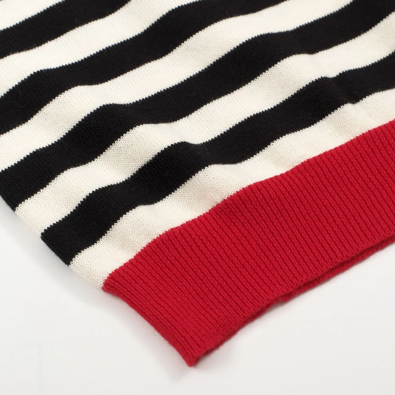 Vintage knit T-shirt for women with black stripes and hearts